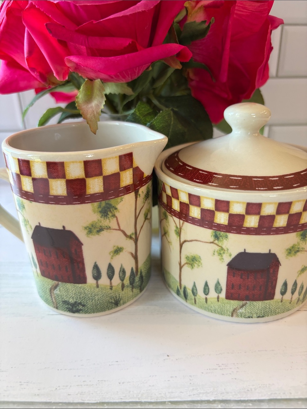 Thomson Cream and Red Country Cottage Sugar and Creamer Set